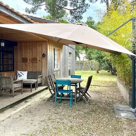 Claouey, Quartier Jane De Boy, A 200 M Du Bassin